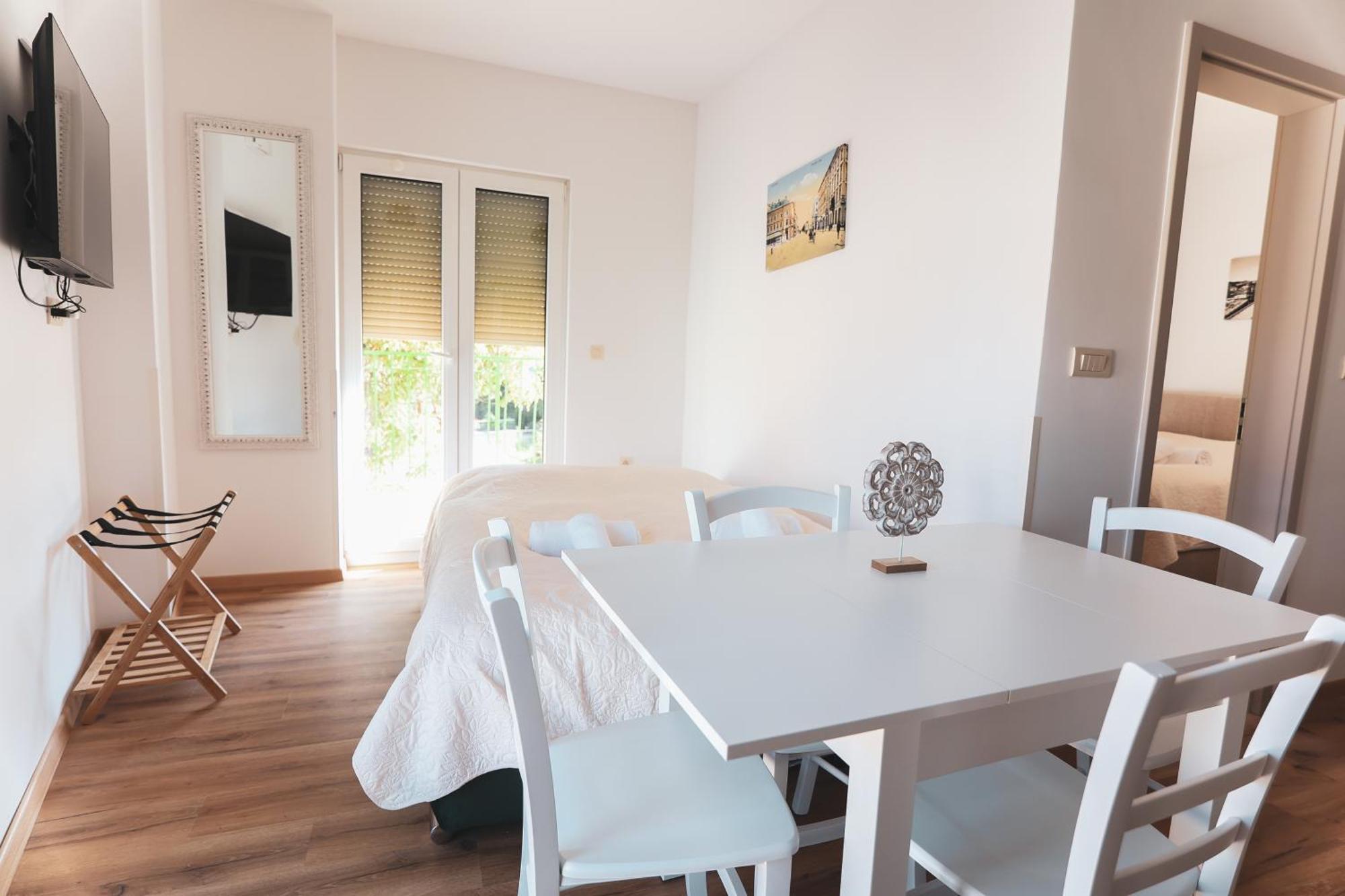 Apart Hotel Asteria Любляна Екстериор снимка