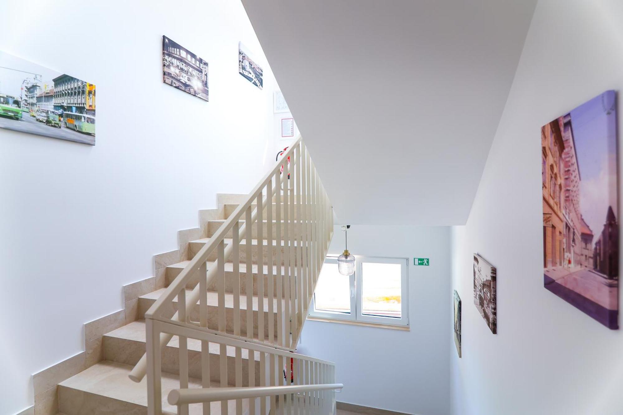 Apart Hotel Asteria Любляна Екстериор снимка