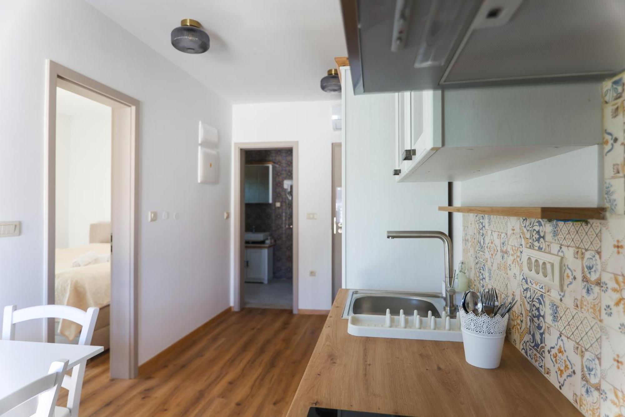 Apart Hotel Asteria Любляна Екстериор снимка