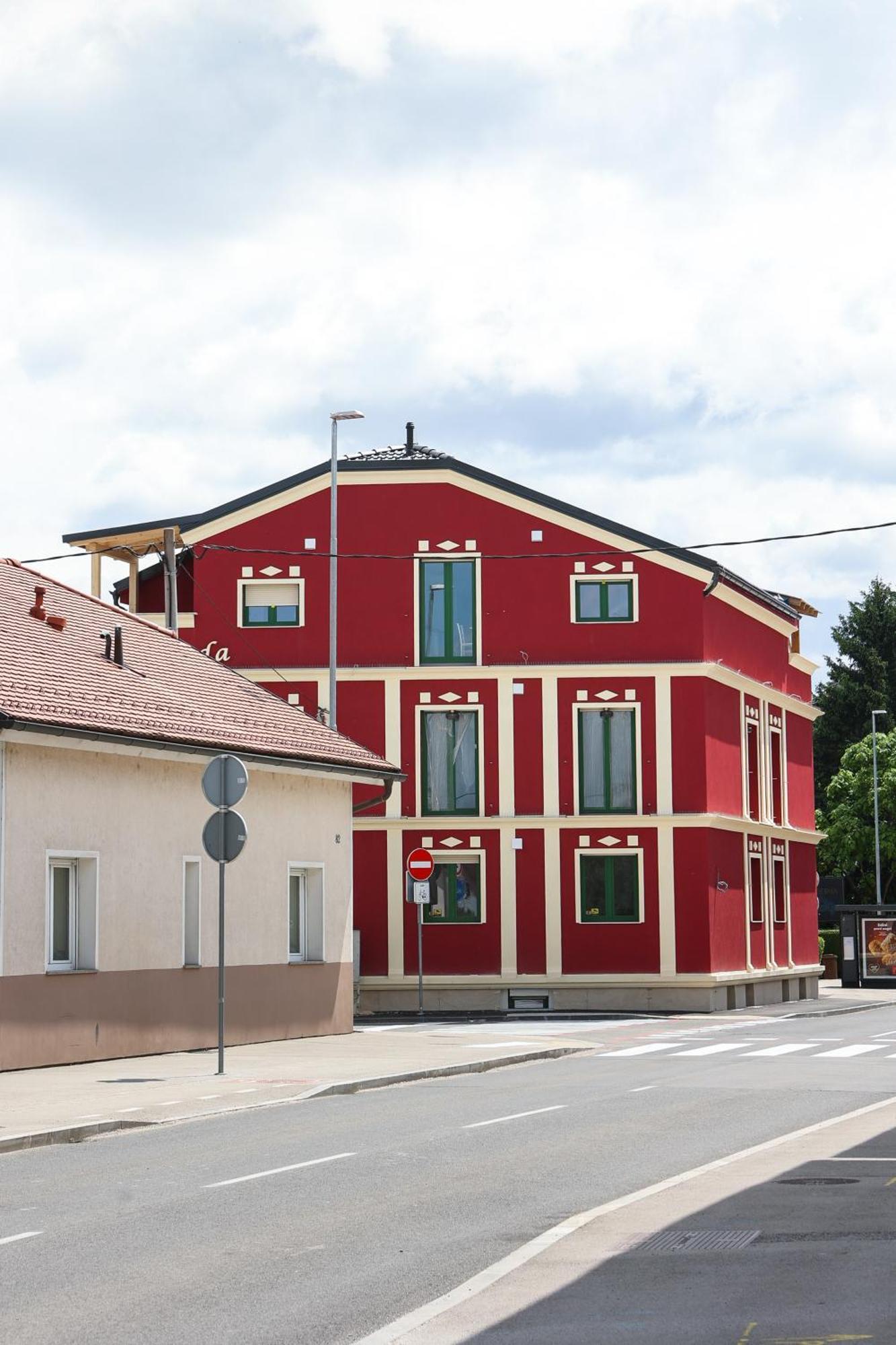 Apart Hotel Asteria Любляна Екстериор снимка