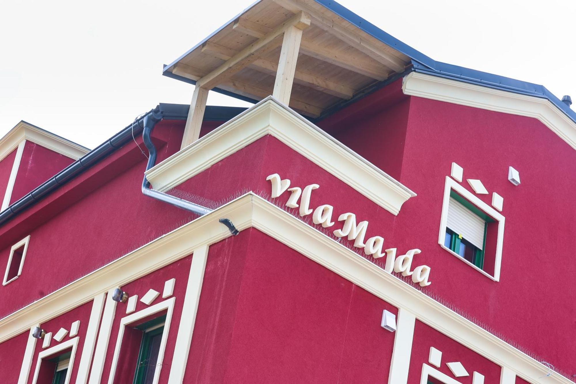 Apart Hotel Asteria Любляна Екстериор снимка